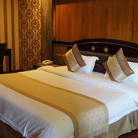 Interpark Hotel Olongapo Buitenkant foto