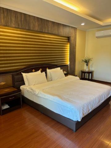 Interpark Hotel Olongapo Buitenkant foto